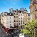 Coeur de Montorgueil angle Tiquetonne ensoleillé